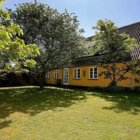 Five-bedroom Holiday In 2 Сasa de vacaciones *
