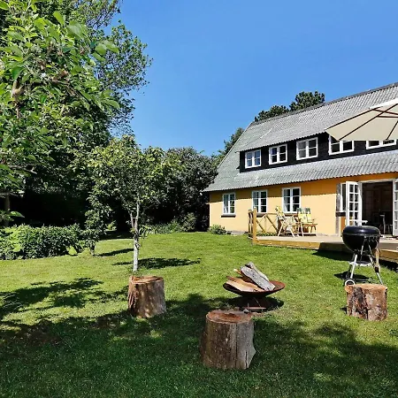Сasa de vacaciones Five-bedroom Holiday In 2 *